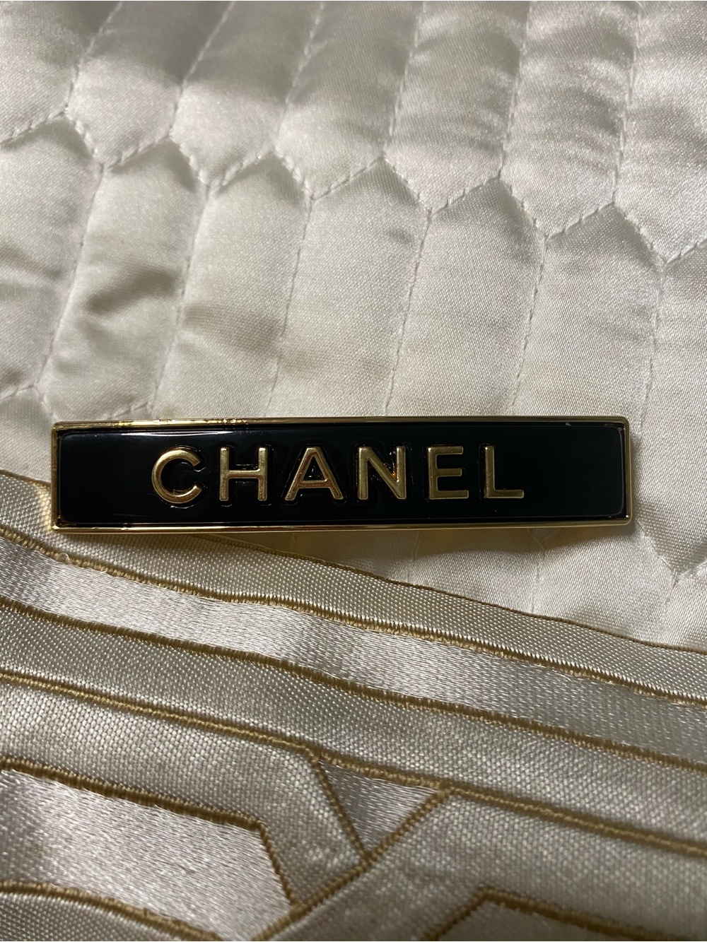 ChaneI Black and Gold-Tone Spell-Out Raised Lettering Barrette